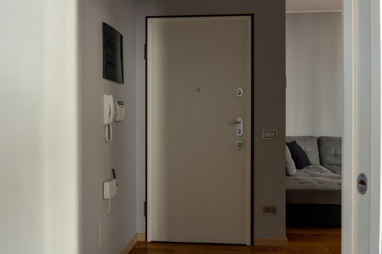 5 Min Duomo Luxury Home In Brera Design District 밀라노 외부 사진