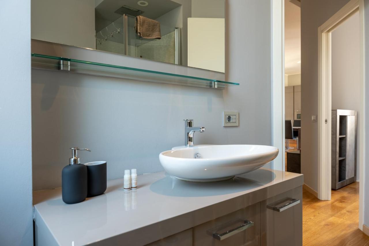 5 Min Duomo Luxury Home In Brera Design District 밀라노 외부 사진